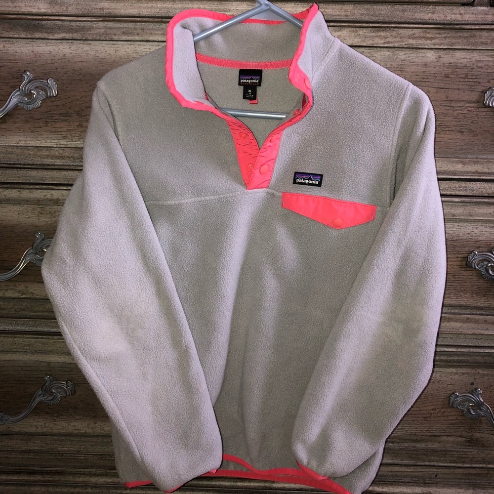 Girl’s Patagonia fleece pullover
